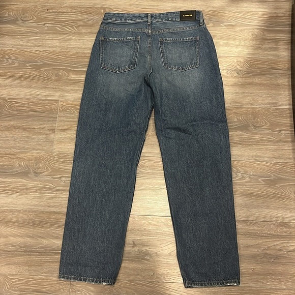 Express Boyfriend Low Rise, Medium Wash Jeans - Picture 5 of 5
